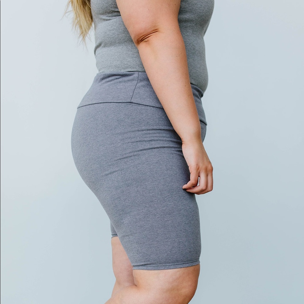 Aero Biker Shorts in Charcoal - Picture 11 of 15